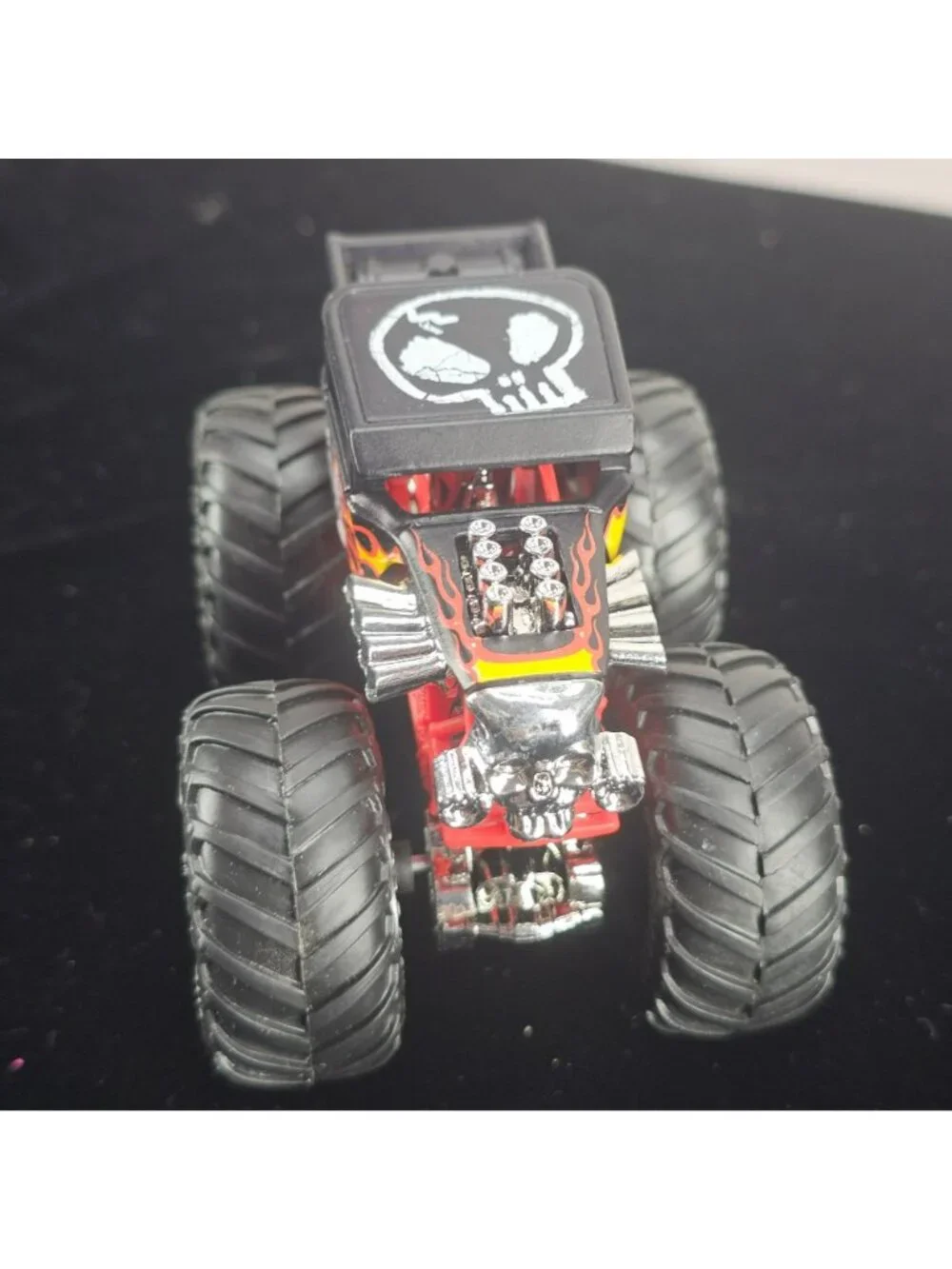 Hot Wheels Monster Truck Die-Cast Red & Black Bone Shaker Skull Flames Design